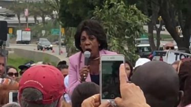 Maxine Waters goes off the rails and calls her minions to openly attack Republicans in public. Image credit to US4Trump with screen capture enhancement.